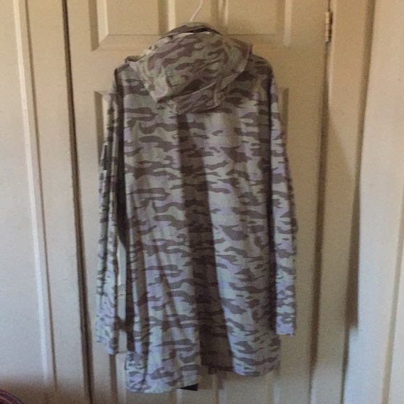 Peak Performance Camo Rain Jacket - Picture 2 of 2